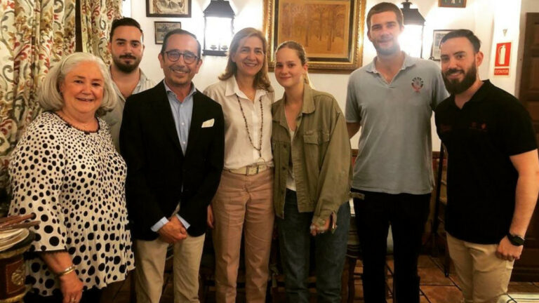 La Infanta Cristina Celebra Su Cumplea Os Con Sus Cuatro Hijos Con Una