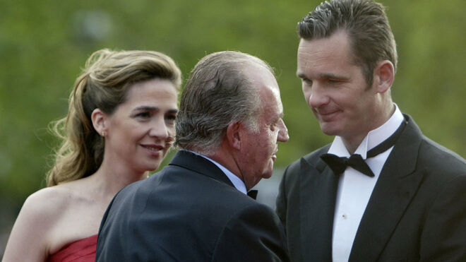 El Rey Juan Carlos con Iñaki Urdangarín y su hija, la infanta Cristina