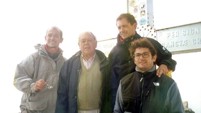 Jordi Pujol Ferrusola (segundo por la derecha), junto a su padre y sus hermanos Oriol y Pere.