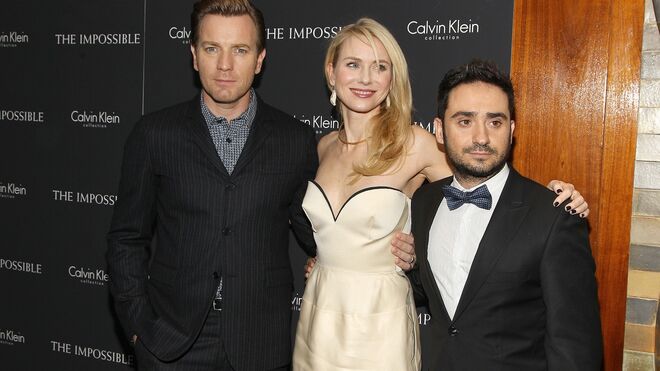 Los actores de 'Lo imposible', Naomi Watts y Ewan McGregor junto a Bayona