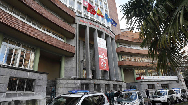 Registro de la Guardia Civil en la sede de la UGT en Asturias