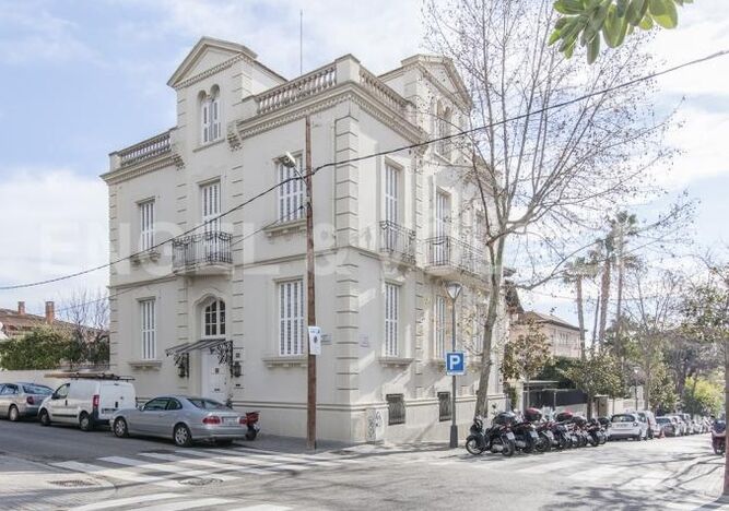 La casa de Barcelona de más de 1.000m2 por 5,3 millones de euros que ha puesto a la venta.