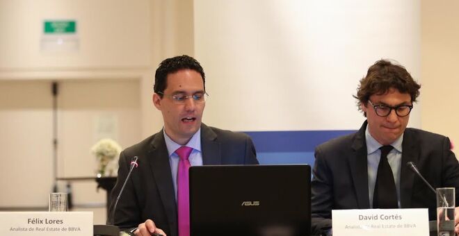 Félix Lores (izq) y David Cortés, analistas de Real Estate de BBVA.
