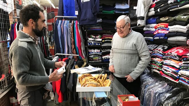 José, propietario de una tienda de ropa en Ventas.