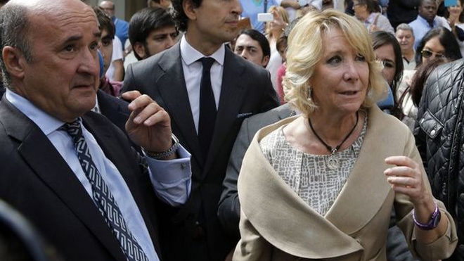 El ex gerente del PP de Madrid Beltrán Gutiéerez (i) negó ante el juez la existencia de una Caja B