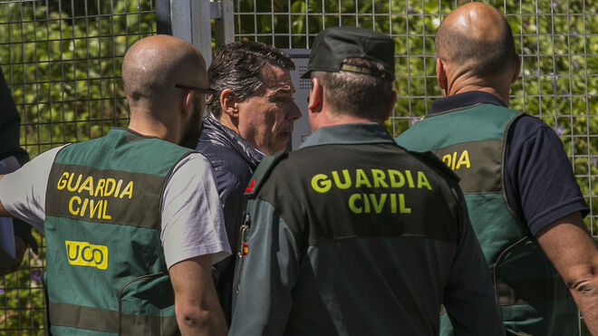 El expresidente de la Comunidad de Madrid Ignacio González es trasladado desde la Comandancia General de la Guardia Civil en Tres Cantos