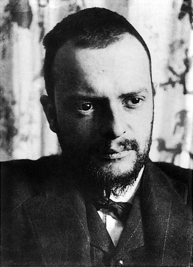 Paul Klee, fotografiado por Alexander Eliasberg en 1911.