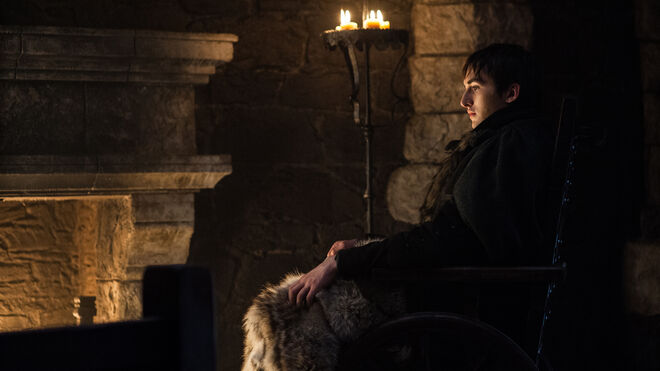 Bran Stark (Isaac Hempstead-Wright), antes de revelar a Sam Tarly (John Bradley-West) lo que sabe del origen de Jon Snow.