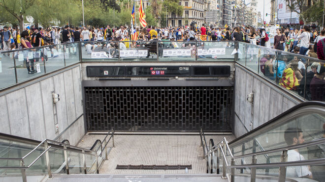 Metro de Universidad cerrado.