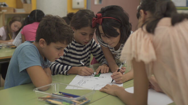 Alumnos de una escuela catalana trabajando la PictoEscritura