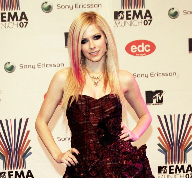 Avril Lavigne  vuelve a editar disco el próximo año.