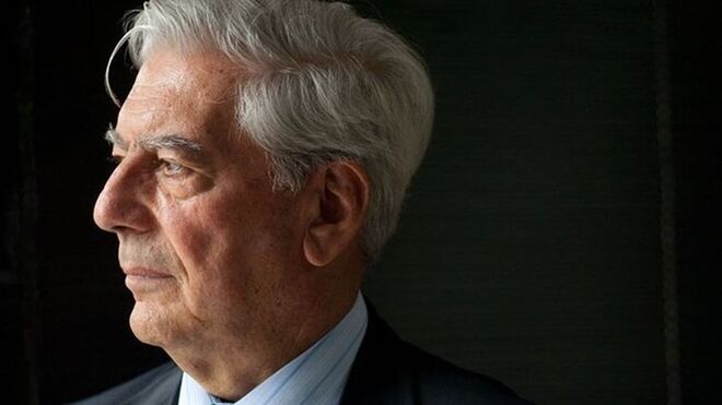 Mario Vargas Llosa publica una autobiografía intelectual en la que explica por qué abrazó el liberalismo.