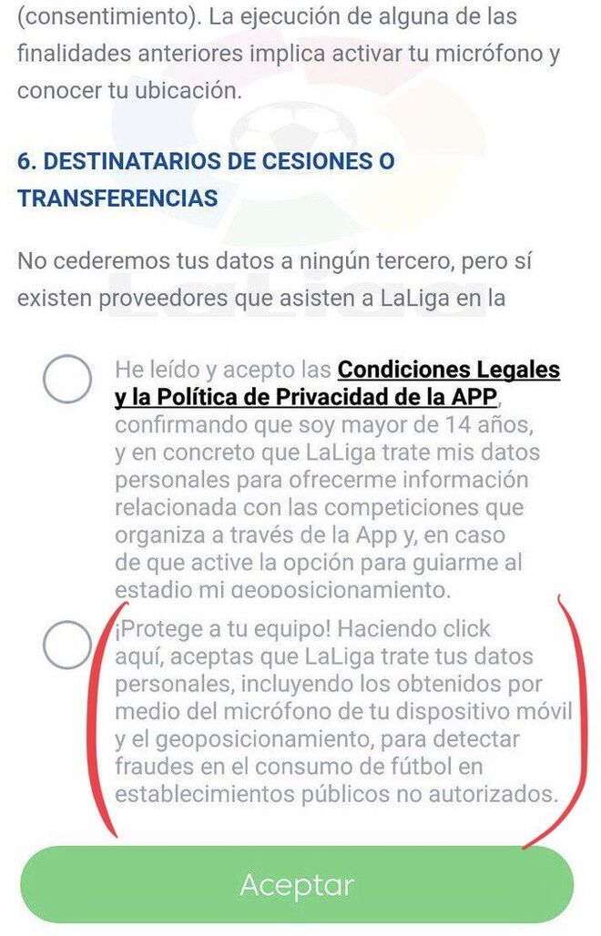 Pantallazo de las Condiciones Legales de la app de LaLiga en el que se pide consentimiento al usuario para activar el micrófono