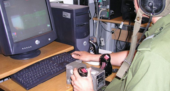 Steal Beats lleva operativo muchos años. Aquí, un militar utiliza el juego en 2004 una de las primeras versiones profesionales