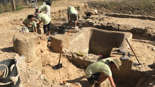 Un equipo de arqueólogos trabajando en los yacimientos