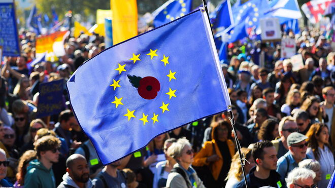 Decenas de miles de personas salen a las calles para pedir un segundo referéndum sobre el 'Brexit'