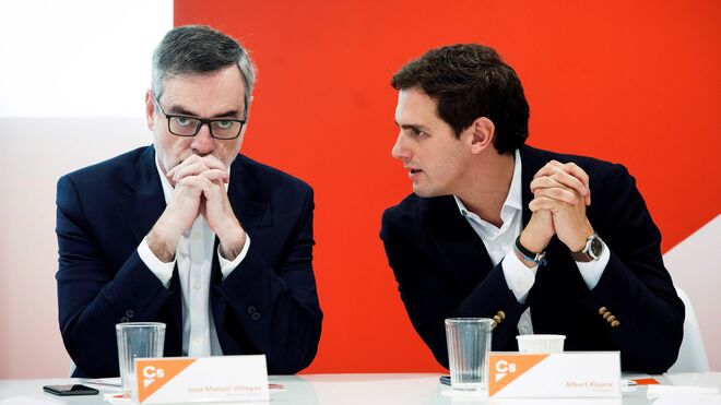 Albert Rivera (d) y José Manuel Villegas (i), durante la reunión del Comité Ejecutivo del partido.