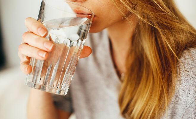 Beber agua es esencial para mantener una vagina sana