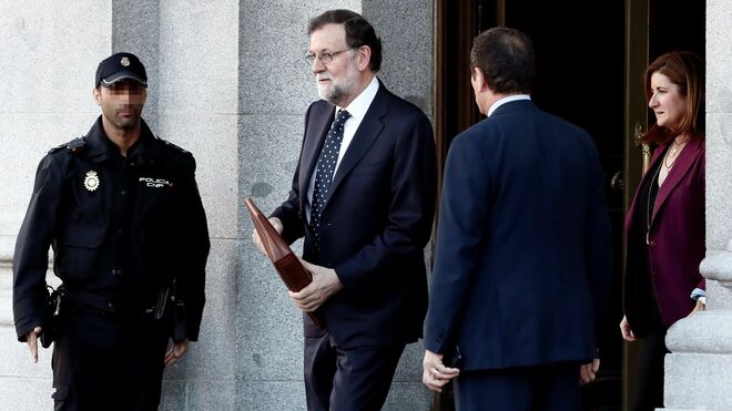 El expresidente del Gobierno, Mariano Rajoy, a su salida esta tarde del Tribunal Supremo tras declarar como testigo en el juicio del 'procés'.