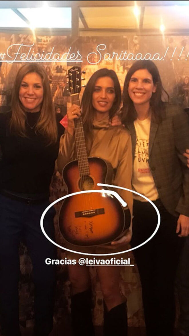 La guitarra que le firmó Leiva