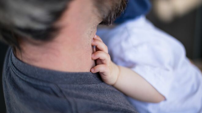 El Gobierno aplaza al 1 de abril la ampliación de las bajas por paternidad
