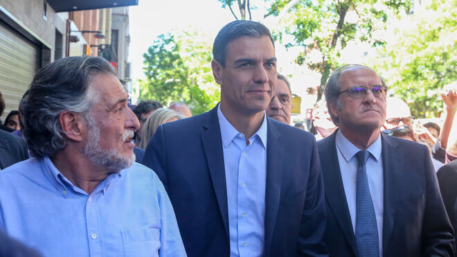Pepu Hernández, Pedro Sánchez y Ángel Gabilondo.