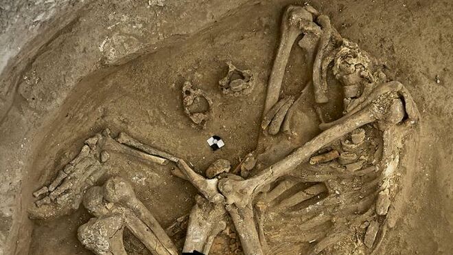 Los restos de una mujer sin cabeza en el yacimiento de Catal Hüyük