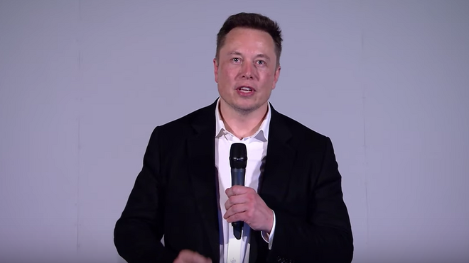 Elon Musk durante la presentación de resultados de Neuralink