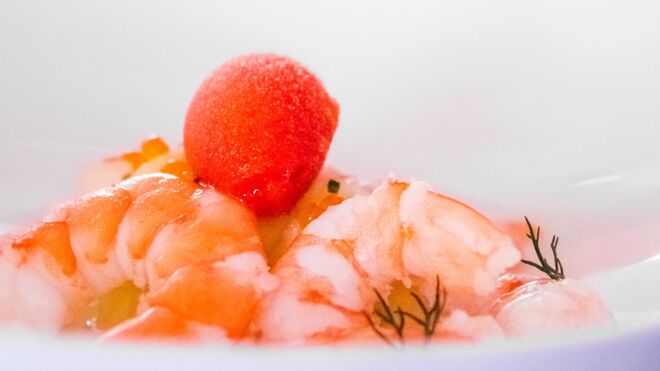 Frente a la tradición se han cambiado temperaturas y texturas, como en este helado de gazpacho