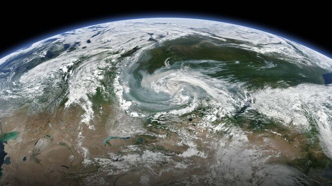 Imagen de la nube de humo sobe Siberia del incendio que dura tres meses