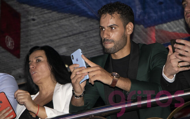 Asraf Beno en la presentación del single de su novia Isa Pantoja