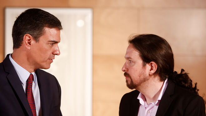 El presidente del Gobierno en funciones, Pedro Sánchez, se reúne con el secretario general de Unidas Podemos, Pablo Iglesias.
