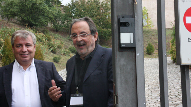 Jordi Xuclà, histórico de CDC, a la izquierda, junto con Josep Antoni Plana (dcha)
