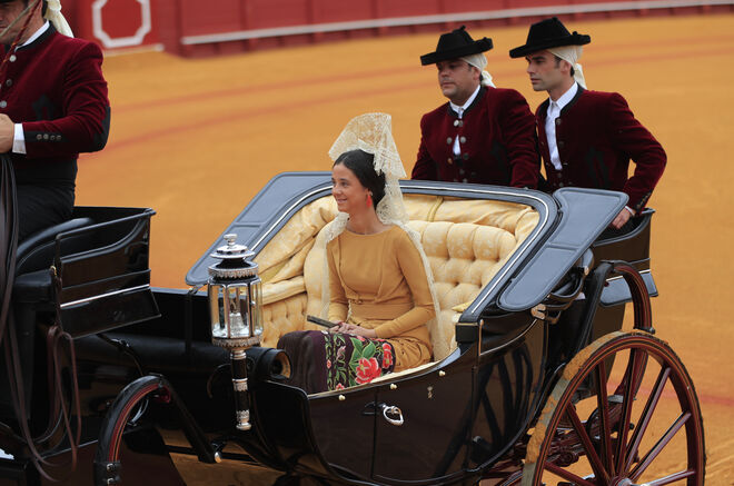 Victoria Federica en la Real Maestranza en coche de caballos
