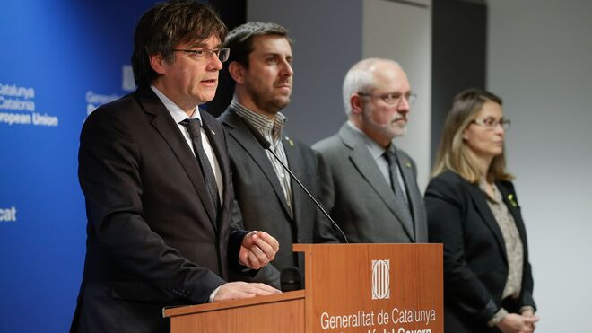 Carles Puigdemont junto a loa exconsellers fugados