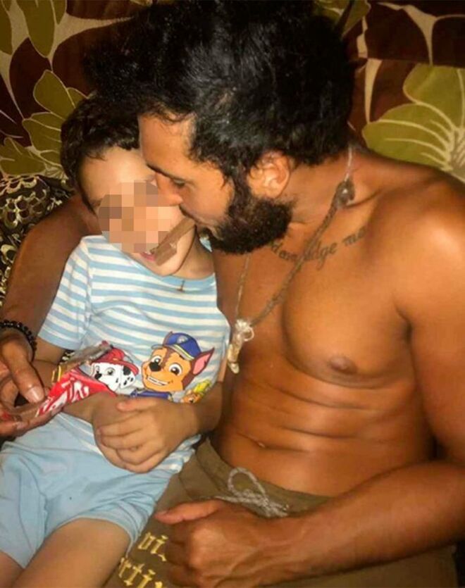Omar Montes y su hijo