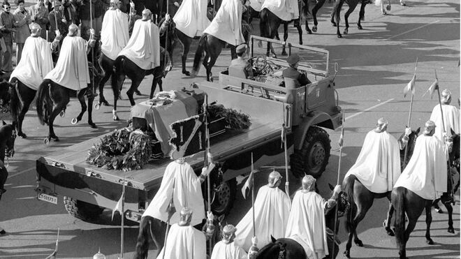El Pegaso 3050 que hizo de carroza fúnebre en el primer entierro de Franco.