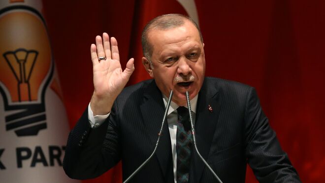 El presidente turco, Recep Tayip Erdogan, amenazó con enviar a la UE a 3,5 millones de refugiados sirios si Bruselas se opone a su ofensiva.