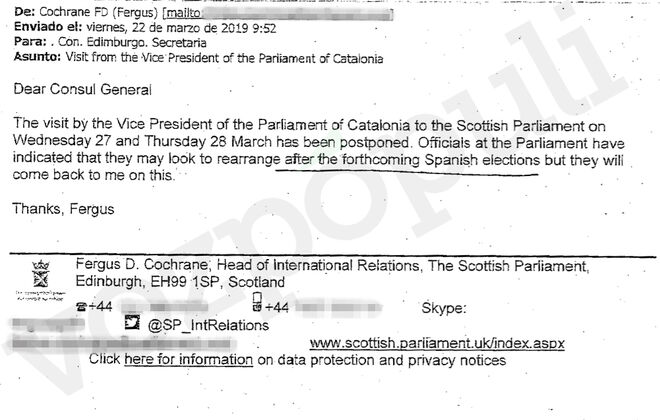 Correo de Fergus Cochrane al cónsul español en el que le informa que no habrá visita del Parlamento catalán.
