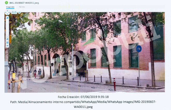 Imagen de la fachada de una sede de la Guardia Civil en el móvil de uno de los CDR detenidos.