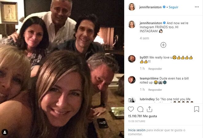 Jennifer Aniston revolucionó Instagram con esta foto con sus compañeros de 'Friends'.