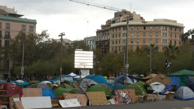 Vista de la acampada de la plaza Universitat.