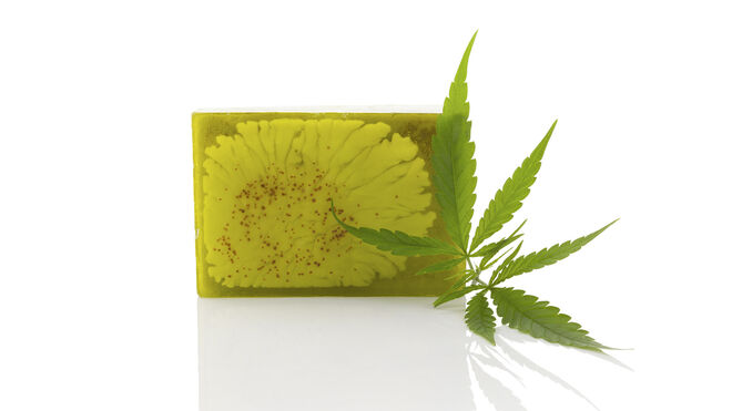 Los productos cosméticos realizados con cannabis pueden usarse para cualquier tipo de pieles y edades