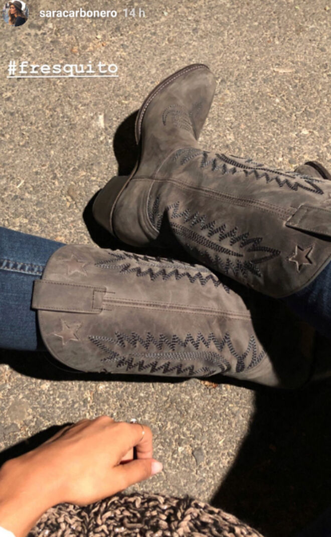 Instagram Storie de Sara Carbonero con botas cowboy