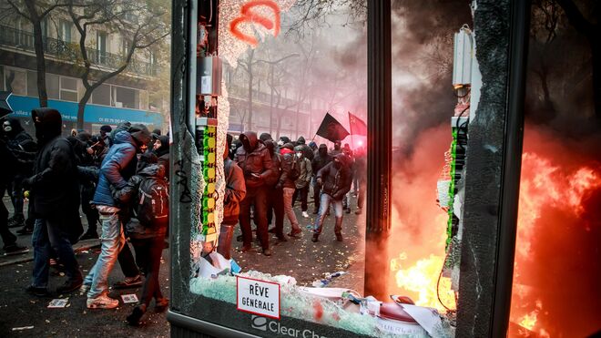 Los sindicatos suben la presión en la calle contra la reforma de Macron