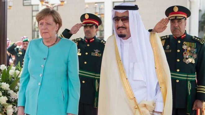 Angela Merkel en Arabia Saudí en 2018