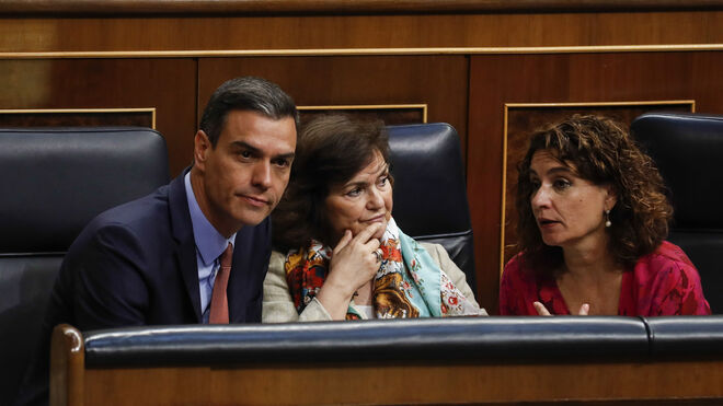 Pedro Sánchez, Carmen Calvo y María Jesús Montero
