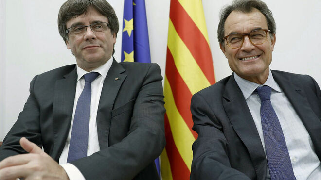 Imagen de archivo de Carles Puigdemont y Artur Mas.