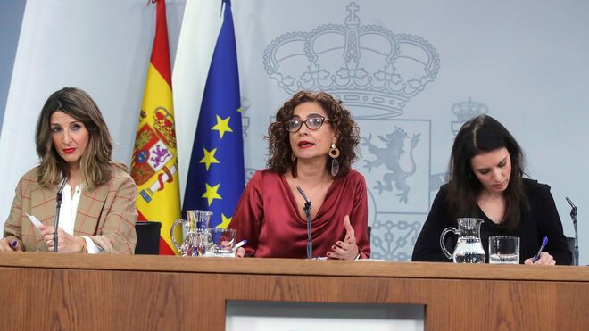 Las ministras de Trabajo, Yolanda Díaz; Hacienda, María Jesús Montero e Igualdad, Irene Montero.