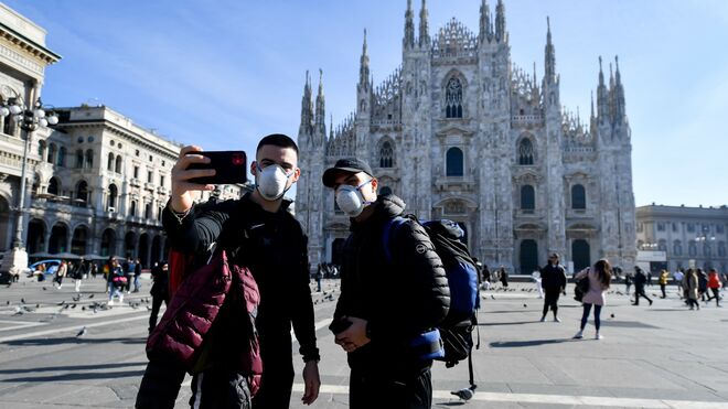 Turistas en Milán